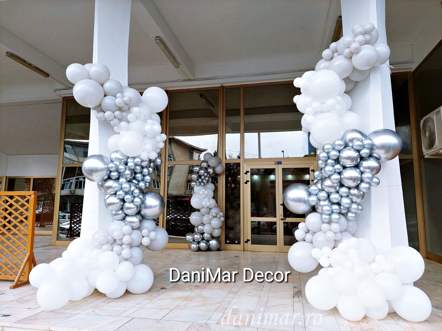 Arcada / Coloane din baloane pentru deschidere / inaugurare restaurant