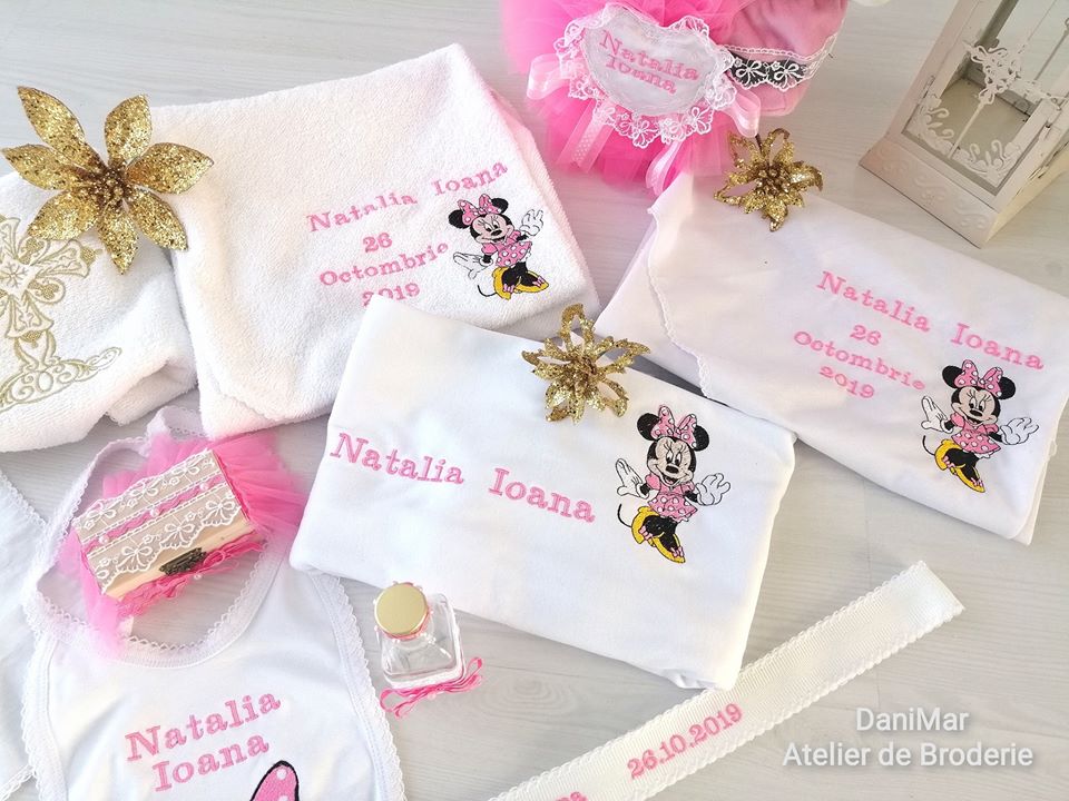 Trusou botez fetite personalizat cu broderie - Minnie Mouse - DaniMar
