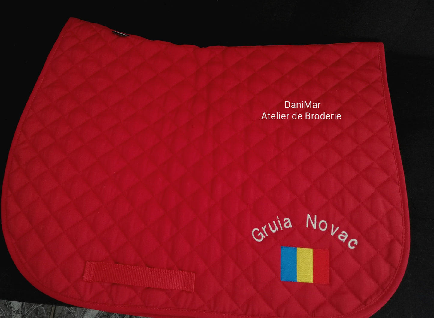 Personalizare prin broderie special creata pentru saua unui cal - DaniMar