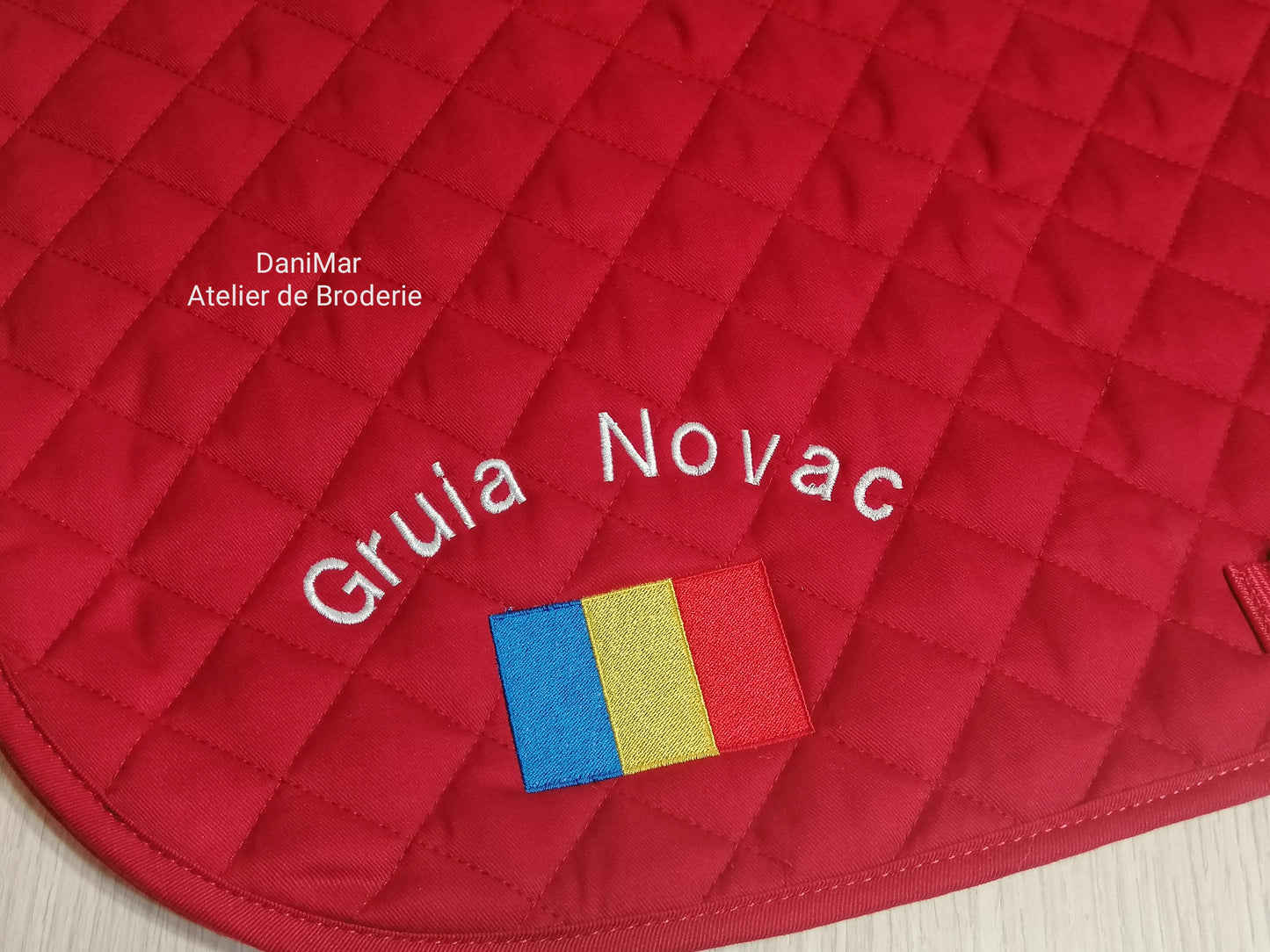 Personalizare prin broderie special creata pentru saua unui cal - DaniMar