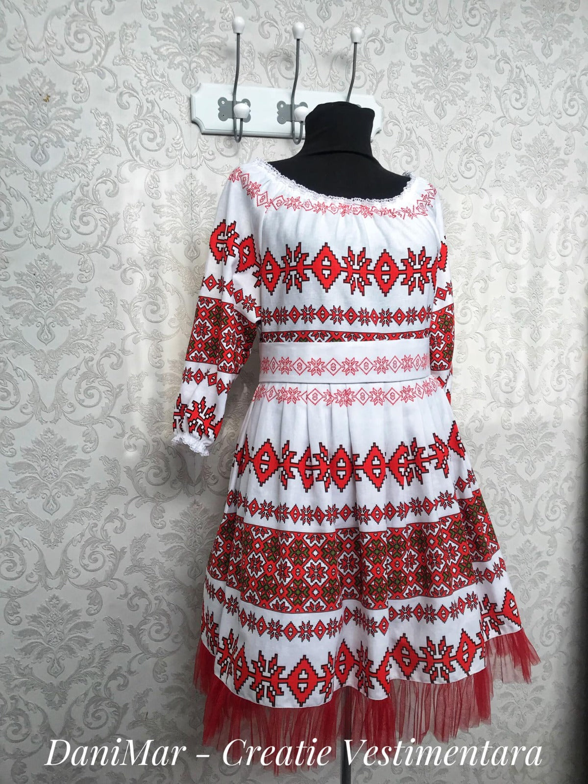 Rochie din bumbac cu motive traditionale