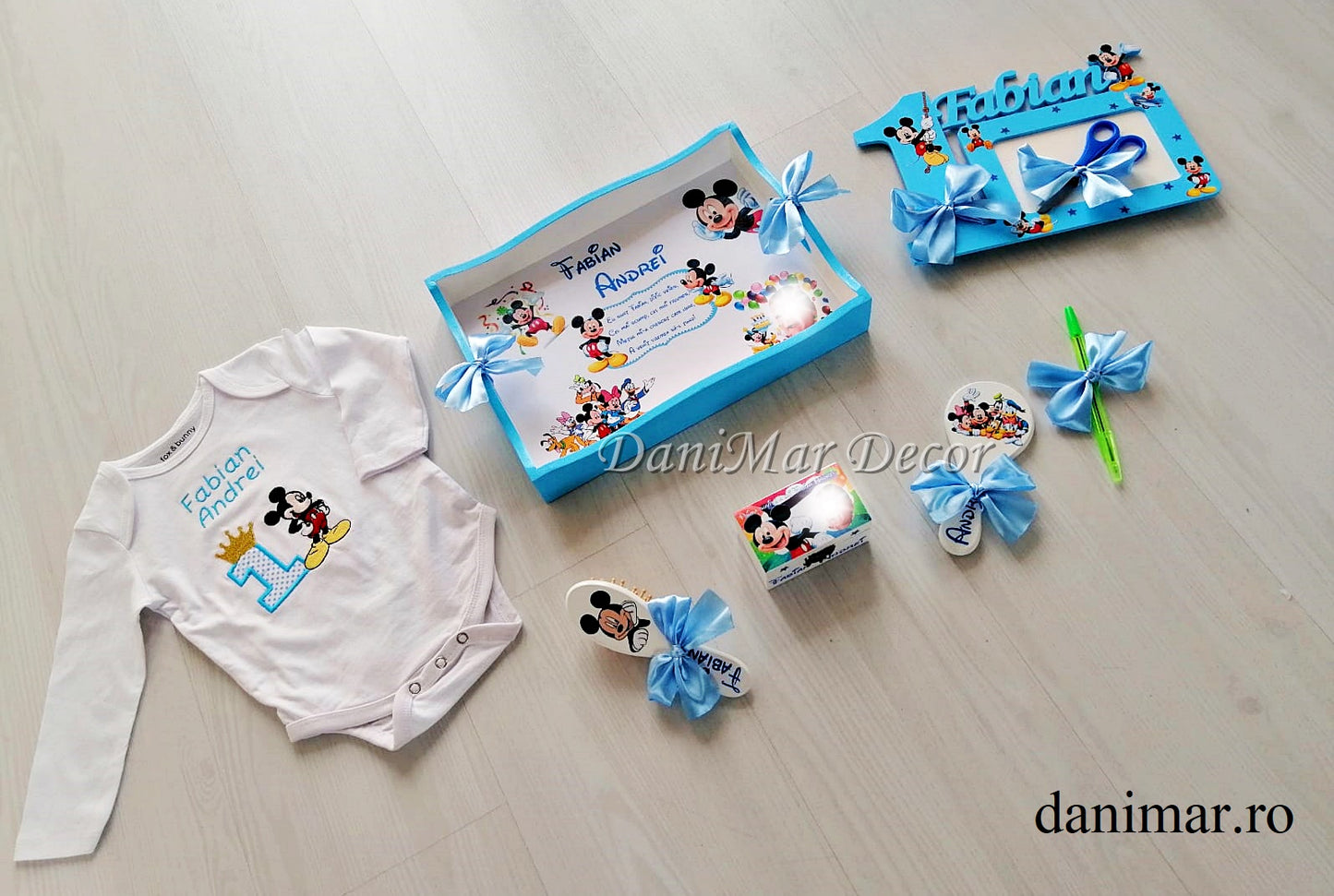 Set tavita mot baietel si body personalizat- tematica Mickey Mouse 07 - DaniMar