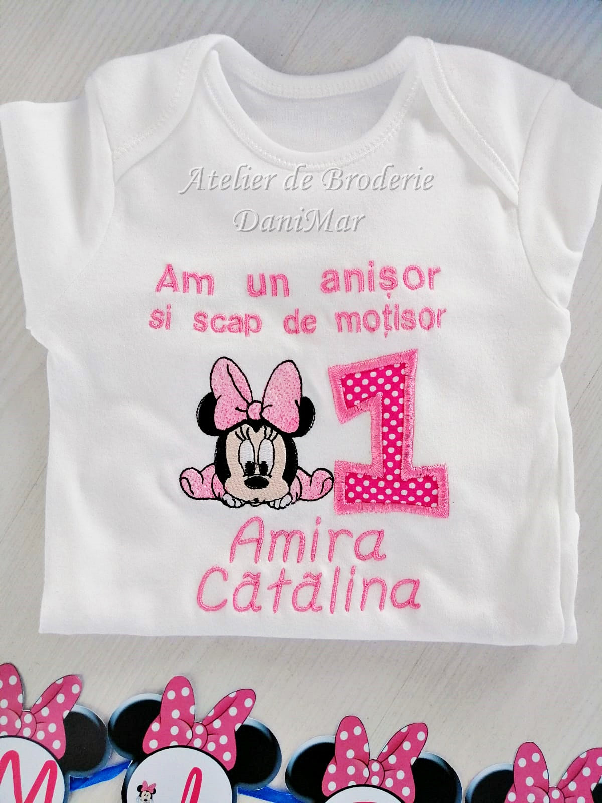 Set tricouri aniversare 1 an personalizate prin broderie - tematica Minnie Mouse - DaniMar
