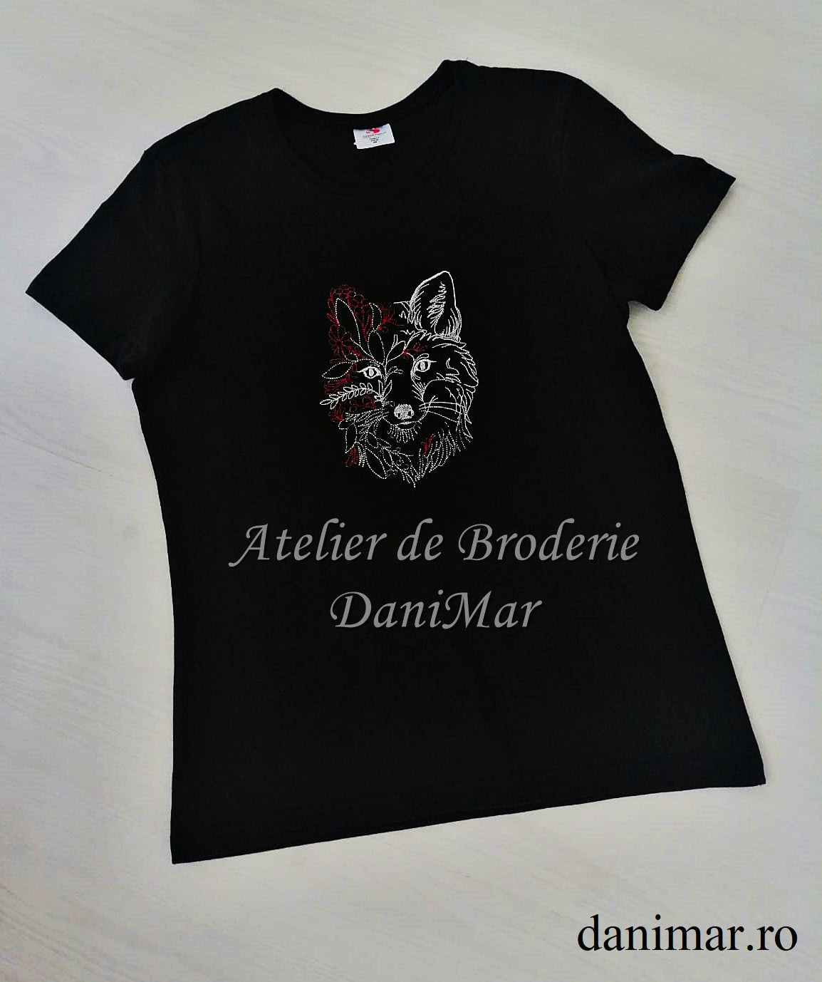 Tricou personalizat cu fir cu insertii metalice