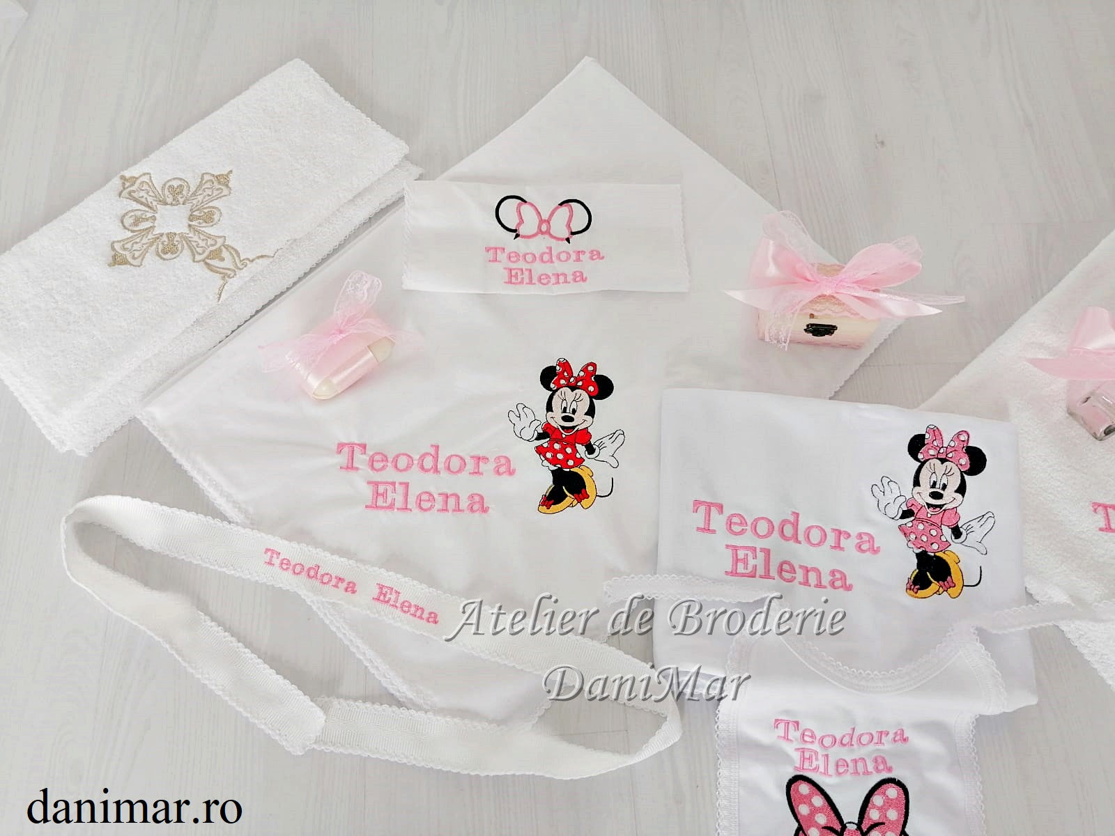 Set trusou personalizat fetite - Minnie Mouse - DaniMar Wedding Salon