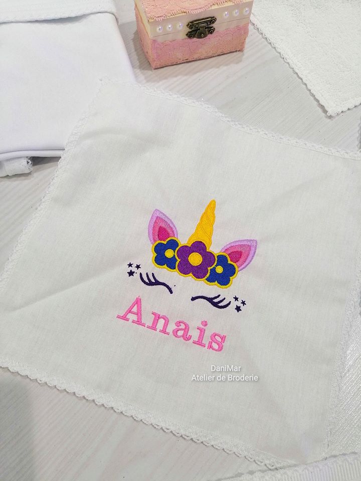 Trusou botez fetite personalizat cu broderie - Unicorn - DaniMar