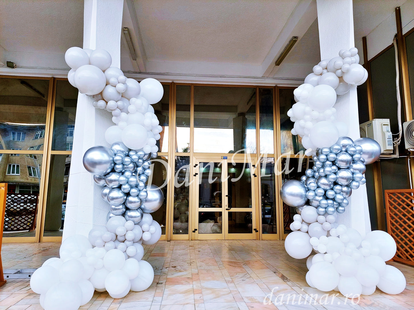 Arcada / Coloane din baloane pentru deschidere / inaugurare restaurant