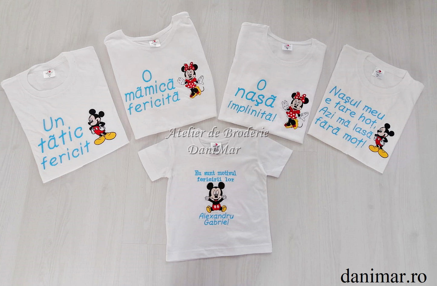 Set tricouri aniversare 1 an personalizate prin broderie, cu tematica Mickey Mouse 03