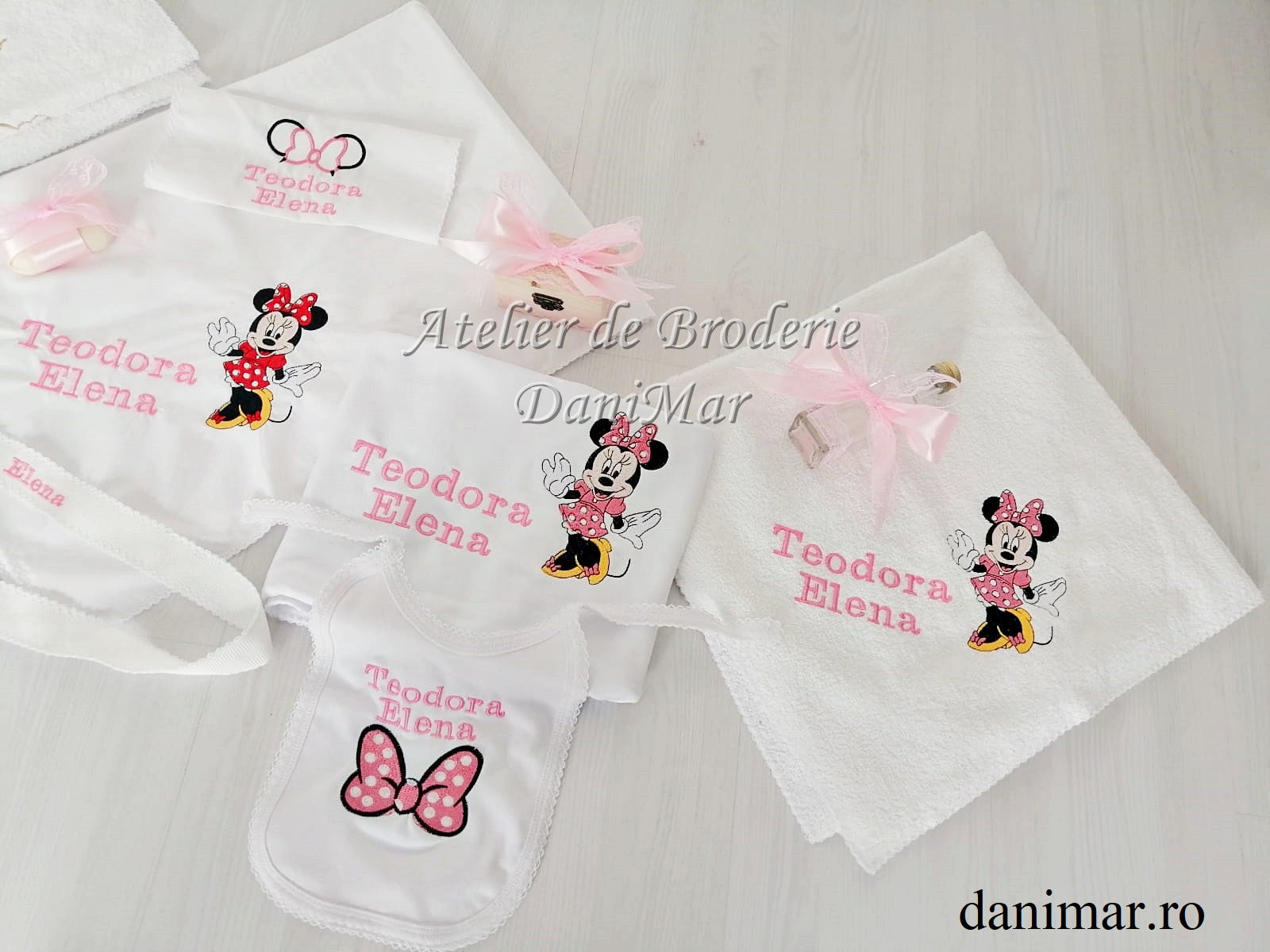 Set trusou personalizat fetite - Minnie Mouse - DaniMar Wedding Salon